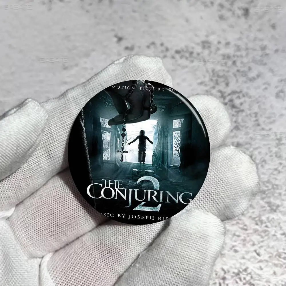 فيلم The Conjuring آخر طقوس لينة زر دبوس مشرق مطبوعة أيقونة هدية للأصدقاء شارة طوق بروش التلبيب دبوس معدني