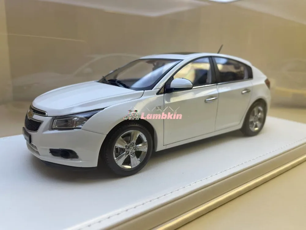 Original 1/18 chevrolet Cruze Hatchback New Classic Stock Car model Collectibles Gifts Ornaments