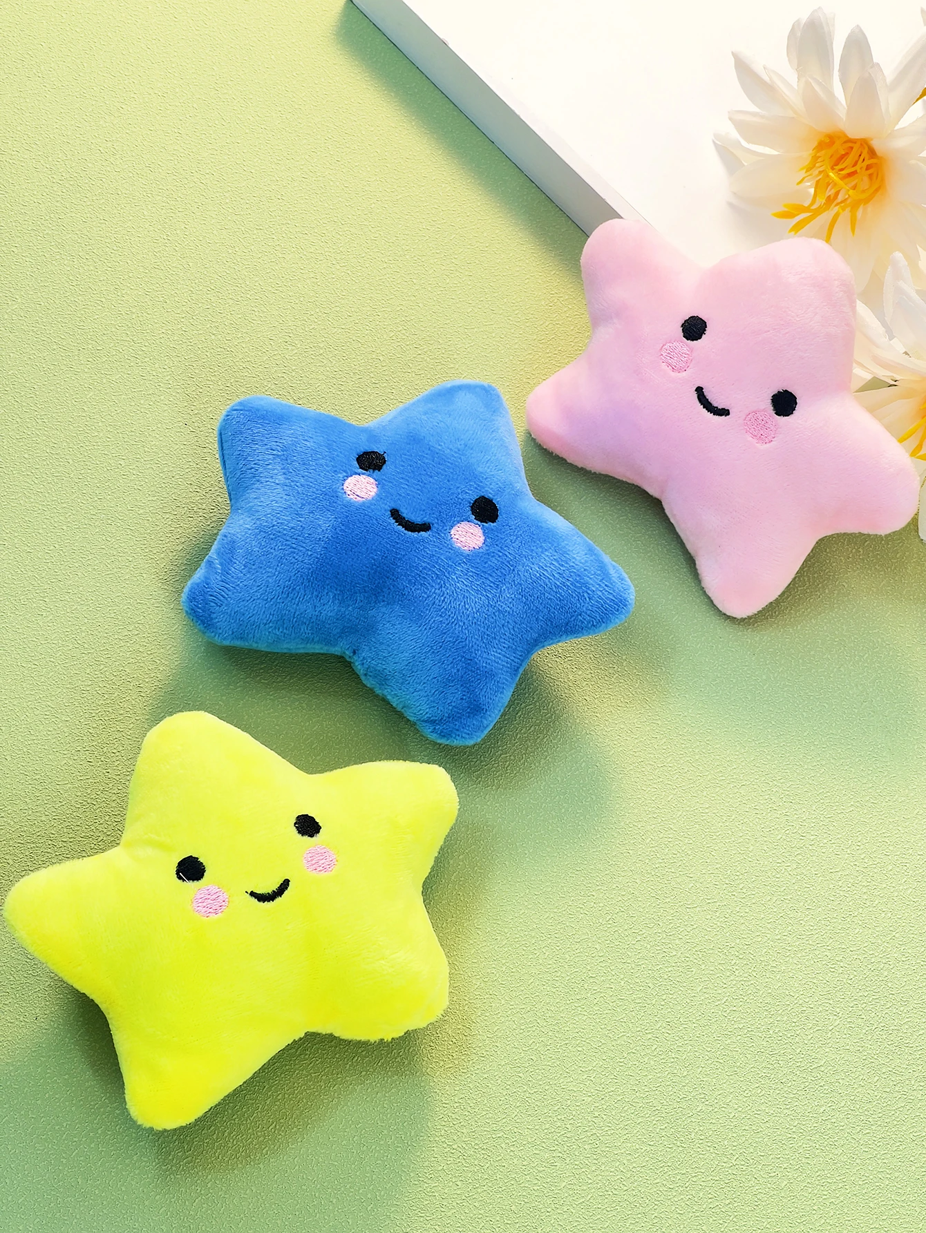 1 plush star pet toy dog vocalization play toy Cute cartoon pet star toy