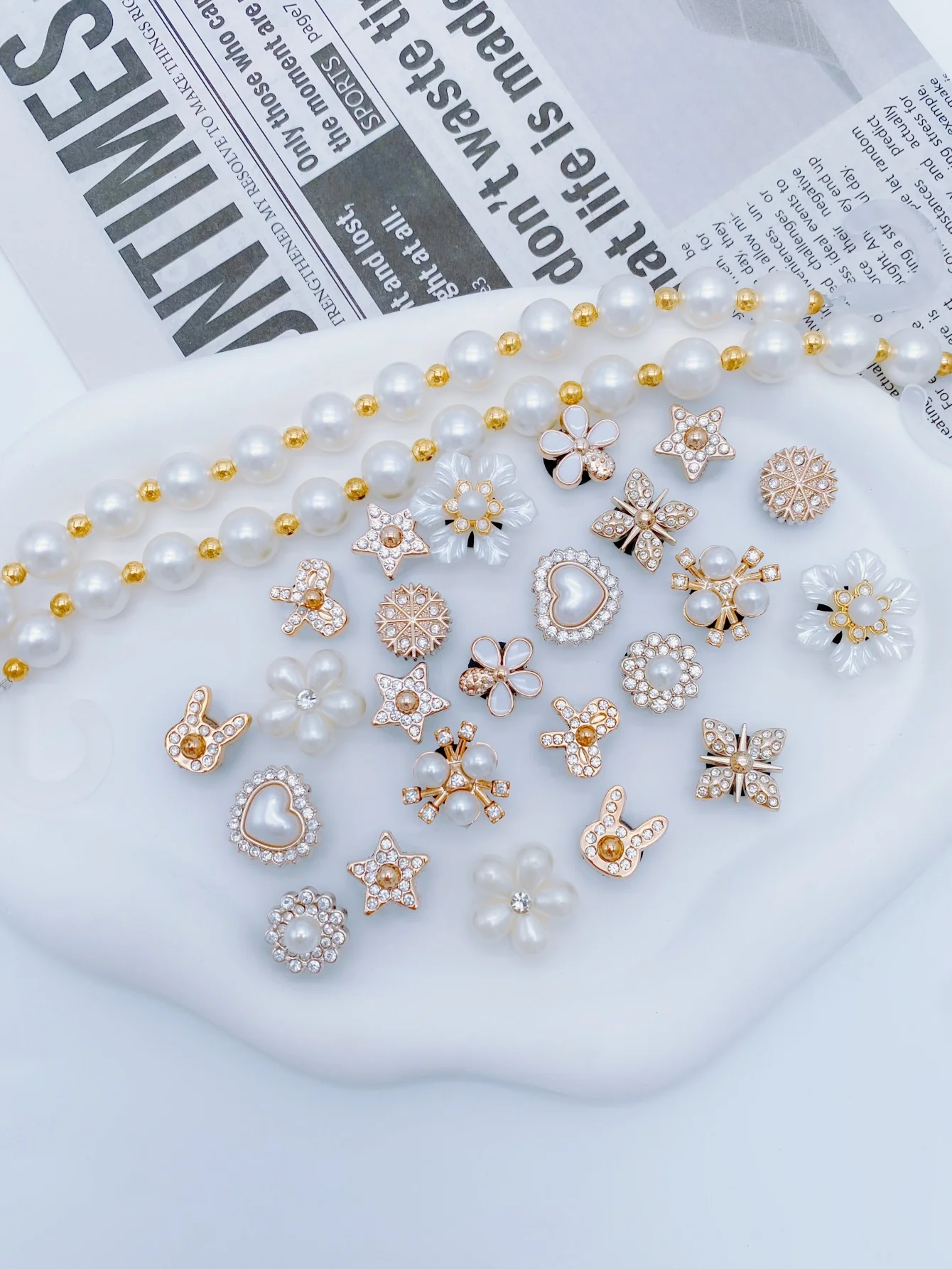 26 حذاء تمساح (زهرة ABS لؤلؤية بستة بتلات، فيونكة، نجمة، أرنب صغير، قلب، إلخ.) الملحقات - سهلة التركيب وقابلة للفصل