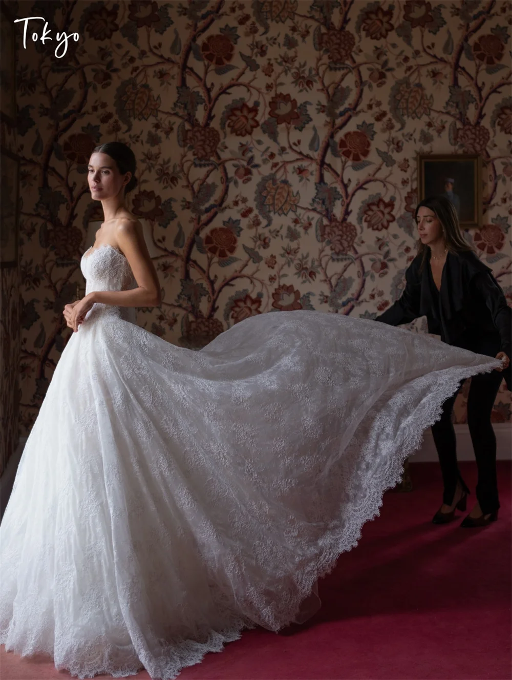 Tokyo Customized Elegant Tulle Wedding Dresses Strapless Sleeveless Back Lace-Up Bridal Gowns 2025 White A-Line Wedding Gowns