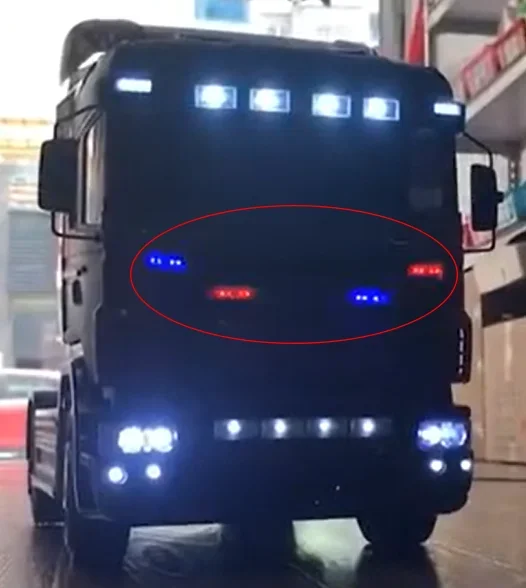 車の信号灯,点滅,2/4,青/赤のledライト,rcクローラードリフトトラックtrx4 scx10 scania actros,モデル1/10