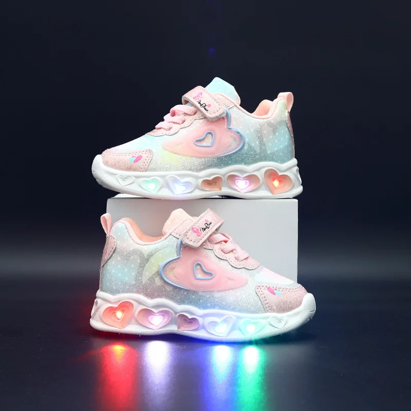 2026 Autumn Girls' Light Up Sneakers Heart Pattern Kids Soft Breathable Sole Lightweight Running Shoes For Girls Daily Outdoor