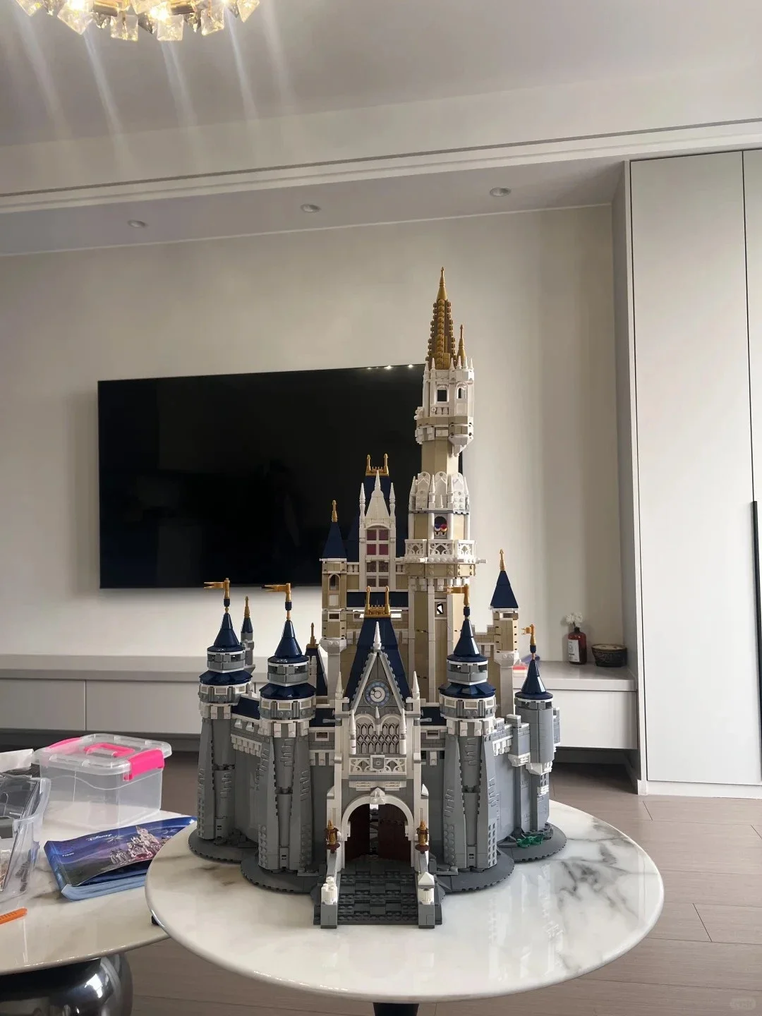

4080 PCS Princess Castle Modular Building Blocks Sets，Bricks Kids Toy Christmas Gifts,Not Compatible With Legoed Particles