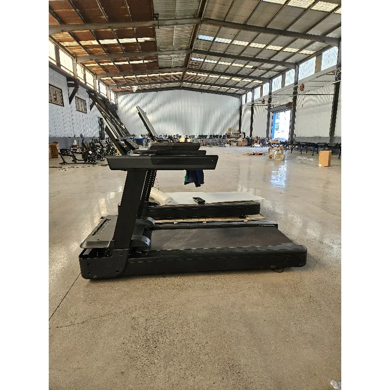 YTYIN LZX-L30T جهاز سير تجاري متعدد الوظائف مع شاشة منحنية ومحرك تيار متردد للبيع