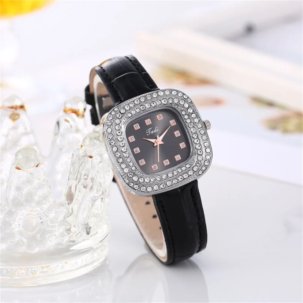 Luxury Ladies 2024 New Simple Full Star Diamonds Quartz Watch Fashion Dress Black Leather Women\'s Clock Watches