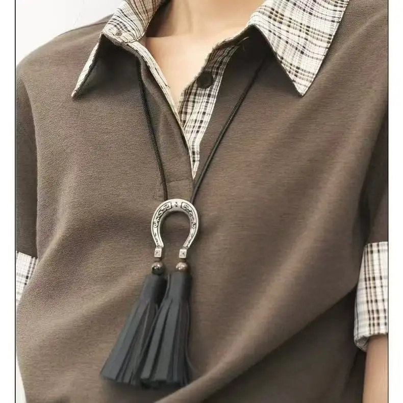 

Jenny&Dave Horseshoe Buckle Porcelain Bead Tassel Necklace, Fashionable And Versatile Pendant Jewelry Necklace Necklaces