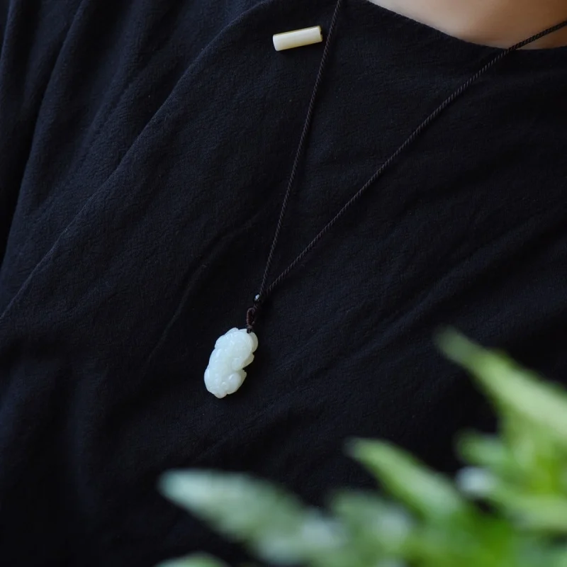 

Подвеска Hetian Jade Pixiu