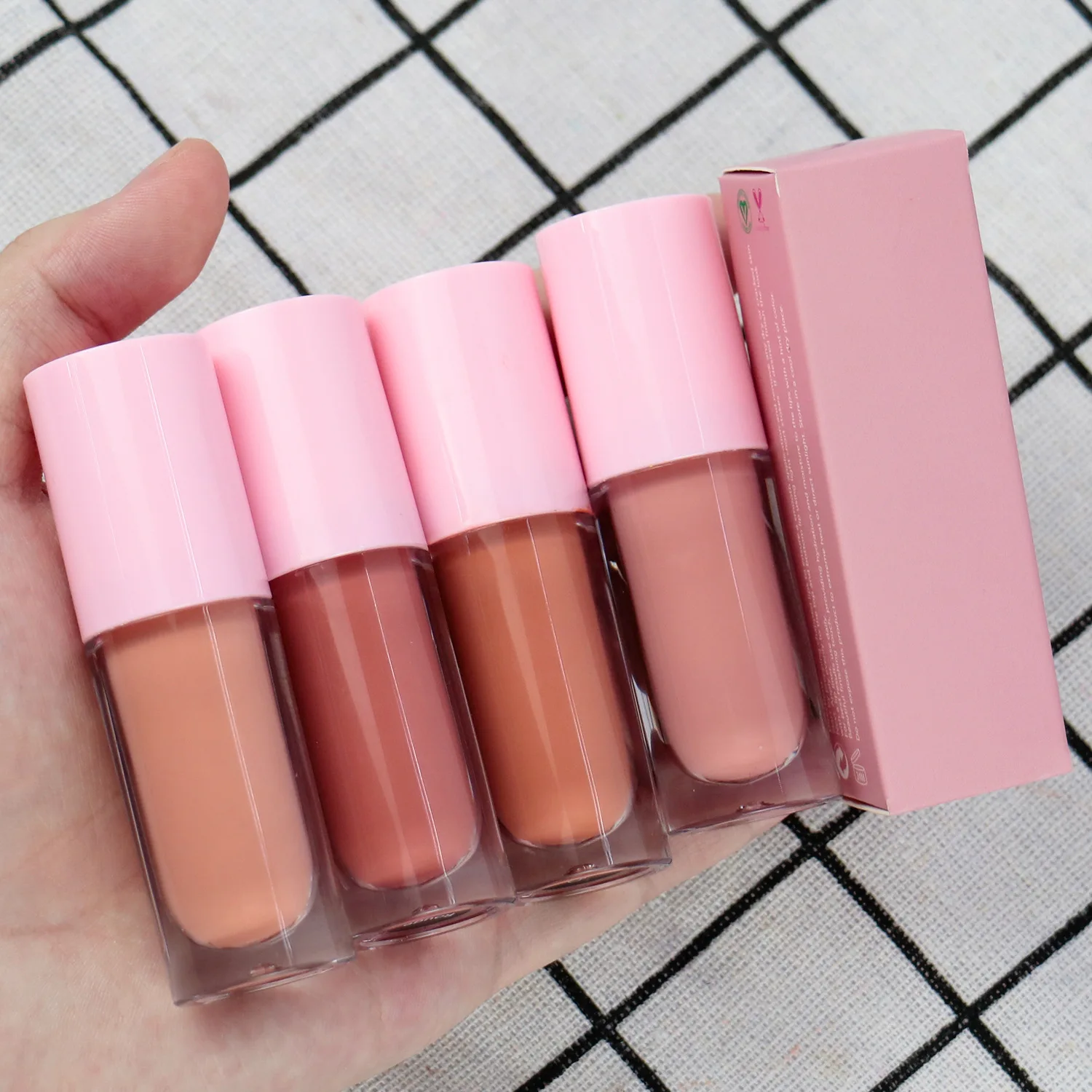 Private Label Lipgloss Lipstick Roze Mollige Ronde Buis Lip Make-up Aangepaste kleur Hydraterende Glanzende Lipstick OEM Schoonheidsproduct