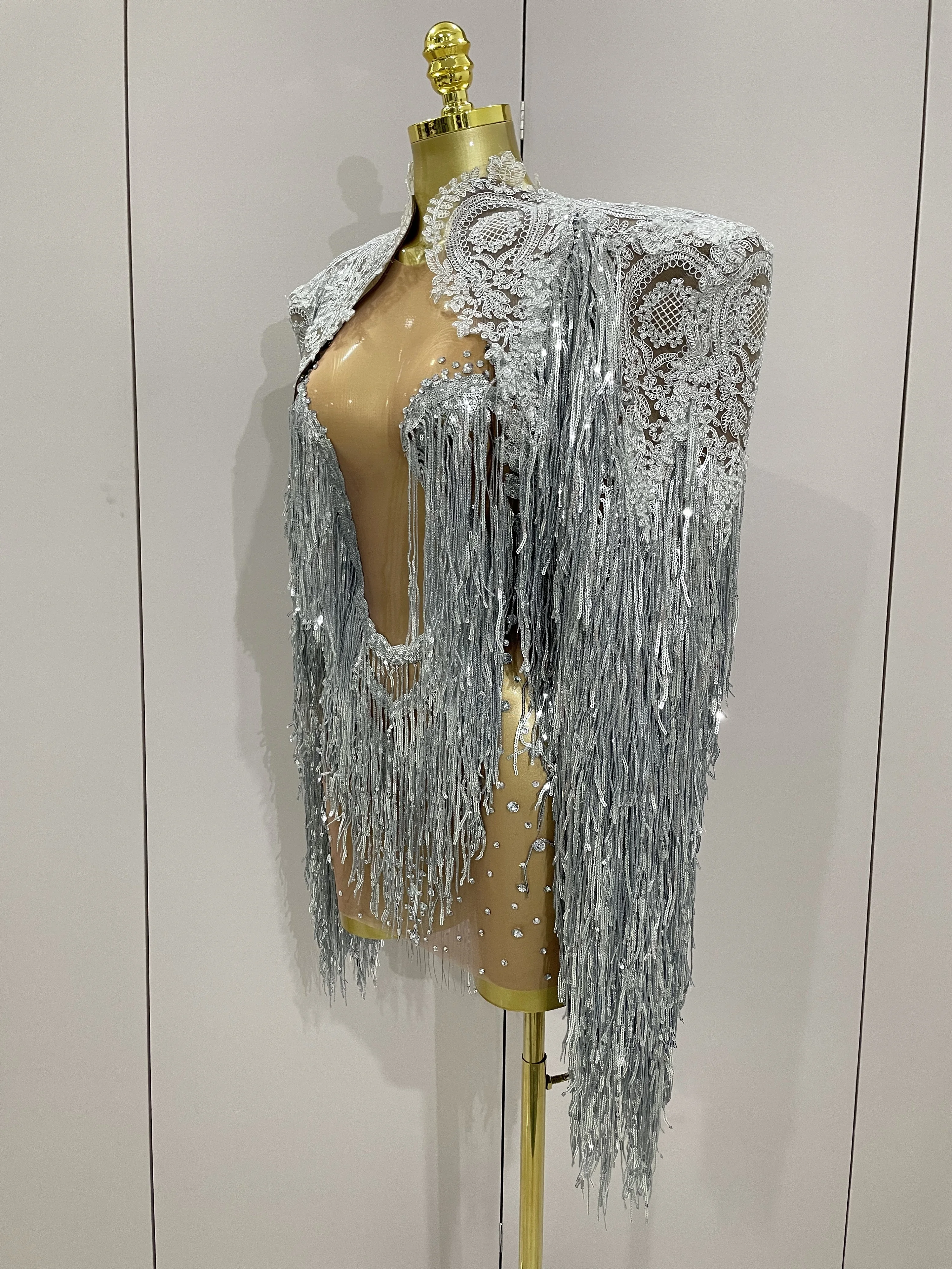 2025New وصول الفاخرة سباركلي حجر الراين الترتر شرابة معطف تنورة 2 قطعة النساء حفلة عيد ميلاد ملهى ليلي مرحلة الأداء زي