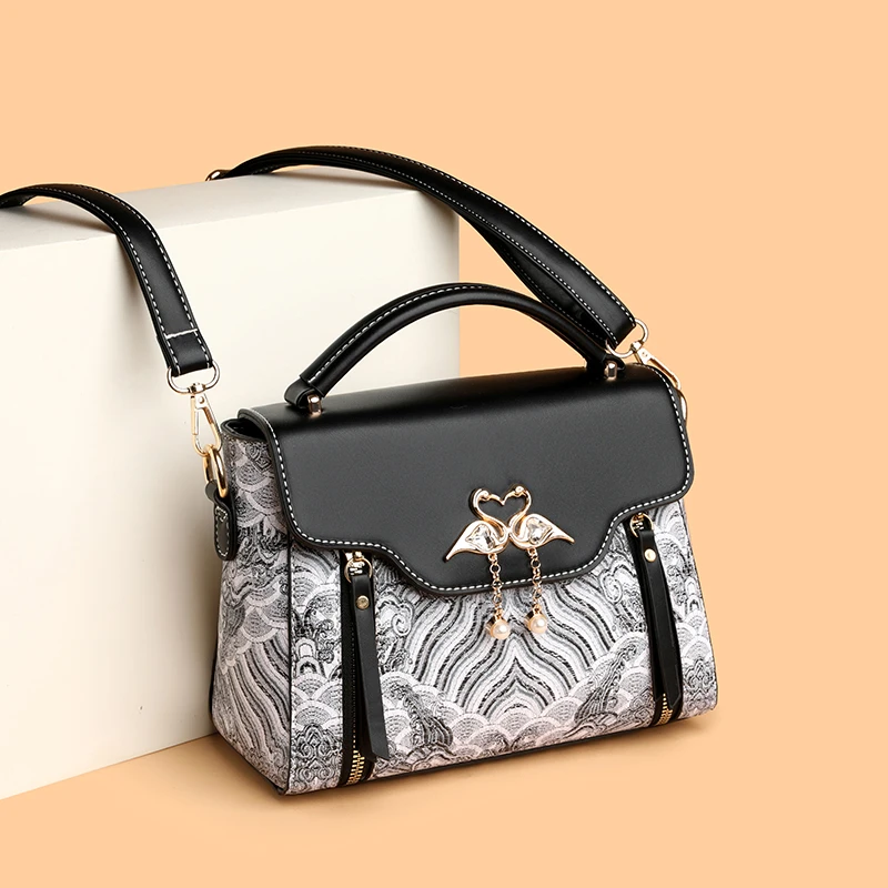 New Embroidered Color Contrasting Bag Women's Handbag Versatile Single Shoulder Slant Cross Bag Texture Stylish Daifei Bag