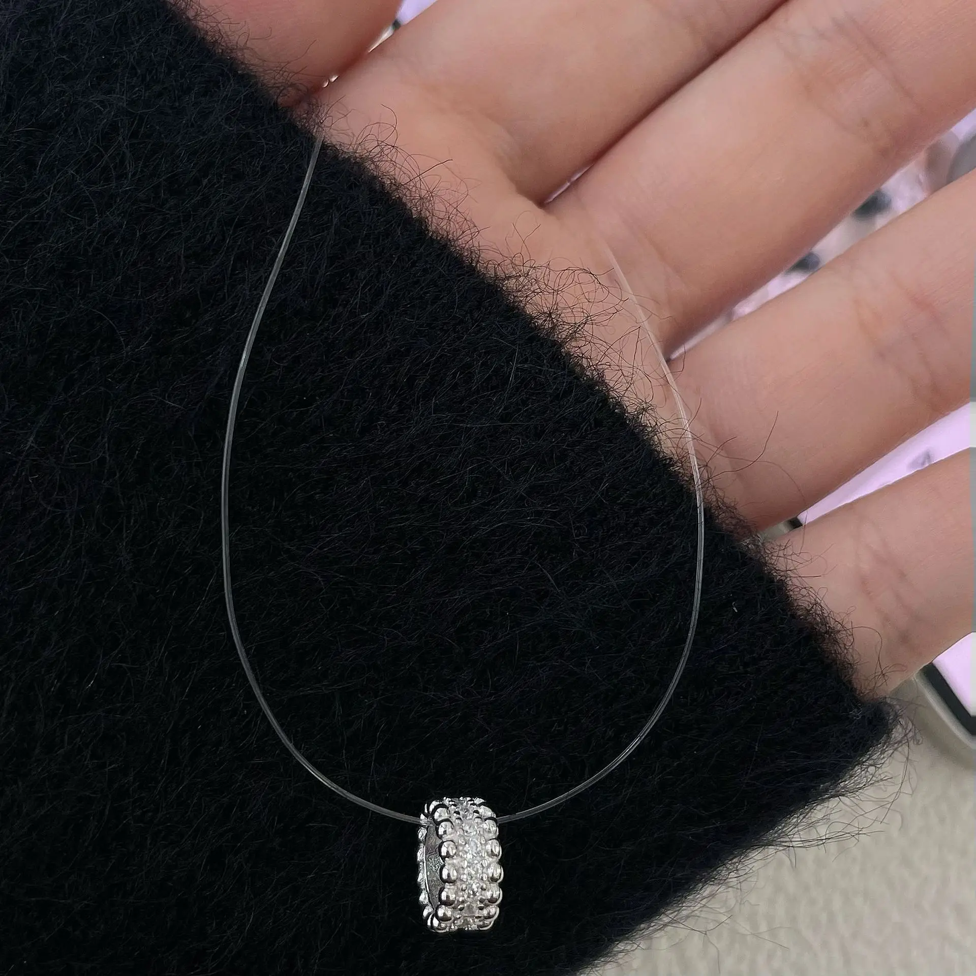 

Стильный, изысканный, простой и универсальный кулон-катушка для лески из чистого серебра S925, колье на ключицу.