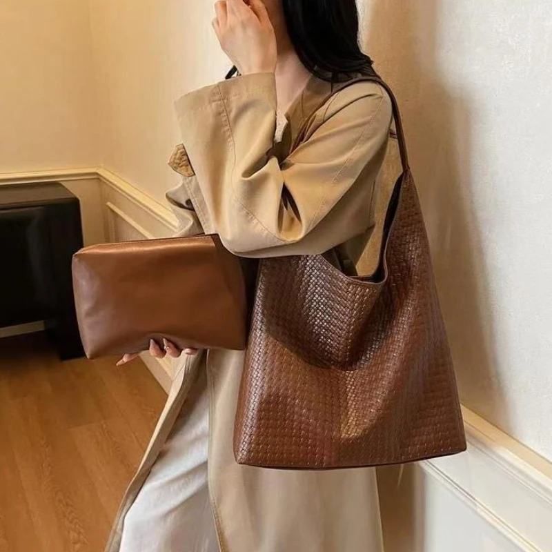 

Тканая винтажная большая сумка большой емкости для женщин, минималистичный кошелек через плечо, модная сумка, уникальный дизайн текстуры