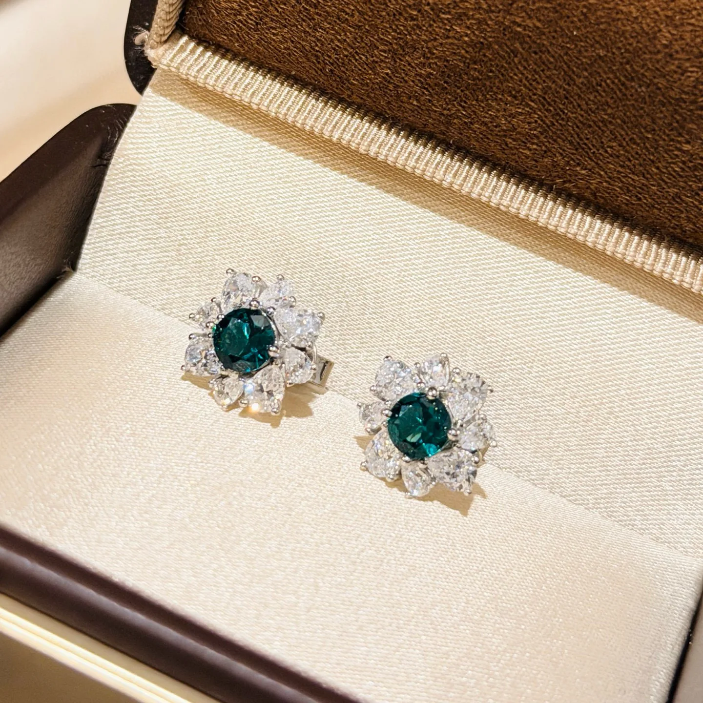 

Серьги-гвоздики из 100% стерлингового серебра 925 пробы с изумрудом для женщин, серьги-гвоздики с цирконием 5А, ювелирные изделия