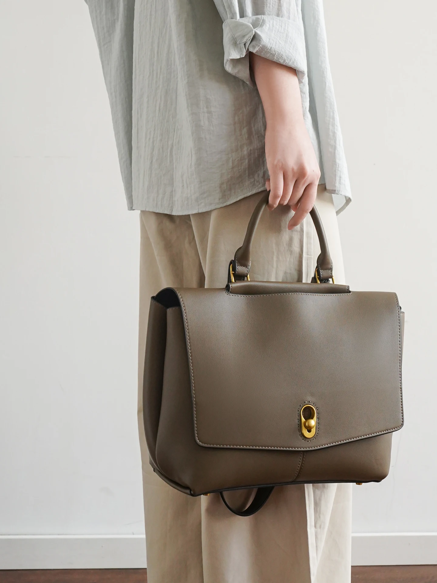 Elegant Commuter Women's Tote Bag 2025 New Style Large Capacity Simple Design Shoulder Strap Fashionable Handbag