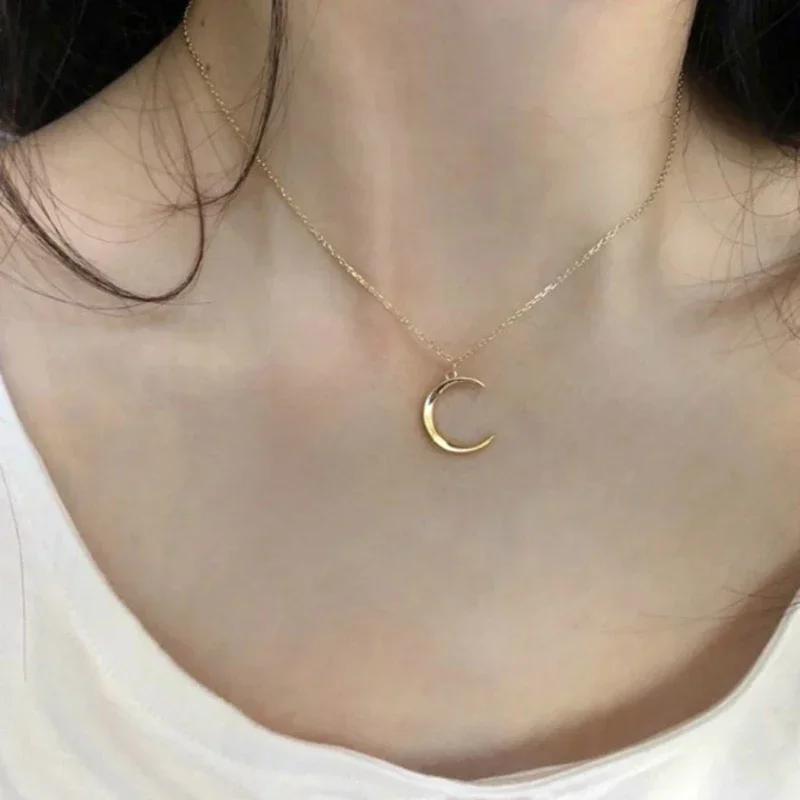 Sweet  Fashion Moon Silver Plated Jewelry Temperament Crescent Clavicle Chain Pendant Necklaces Goth Gold Necklace for Women