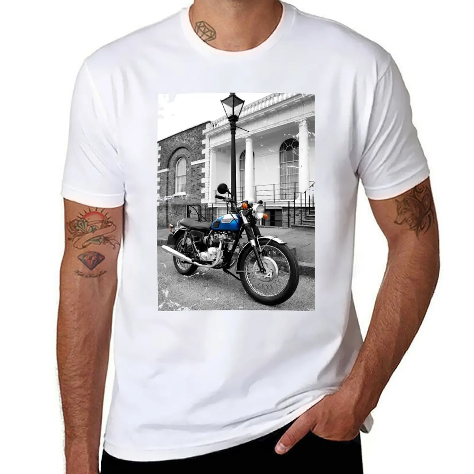 

The T100R Daytona Classic Motorcycle T-Shirt essential t shirt t shirt man luxury T-Shirt