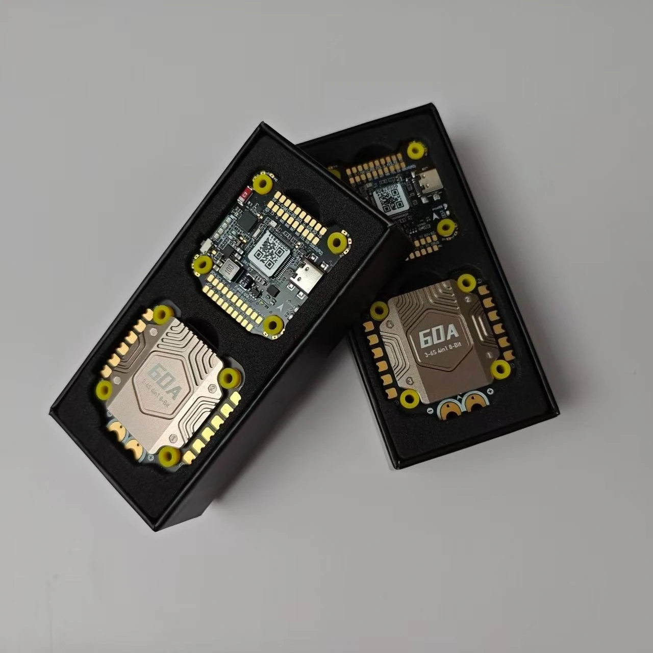 Controlador de Vuelo F405 V4 60A 4 en 1 BLHeli_S ESC Stack 30x30mm con Configuración por Bluetooth para Drones de Carreras FPV