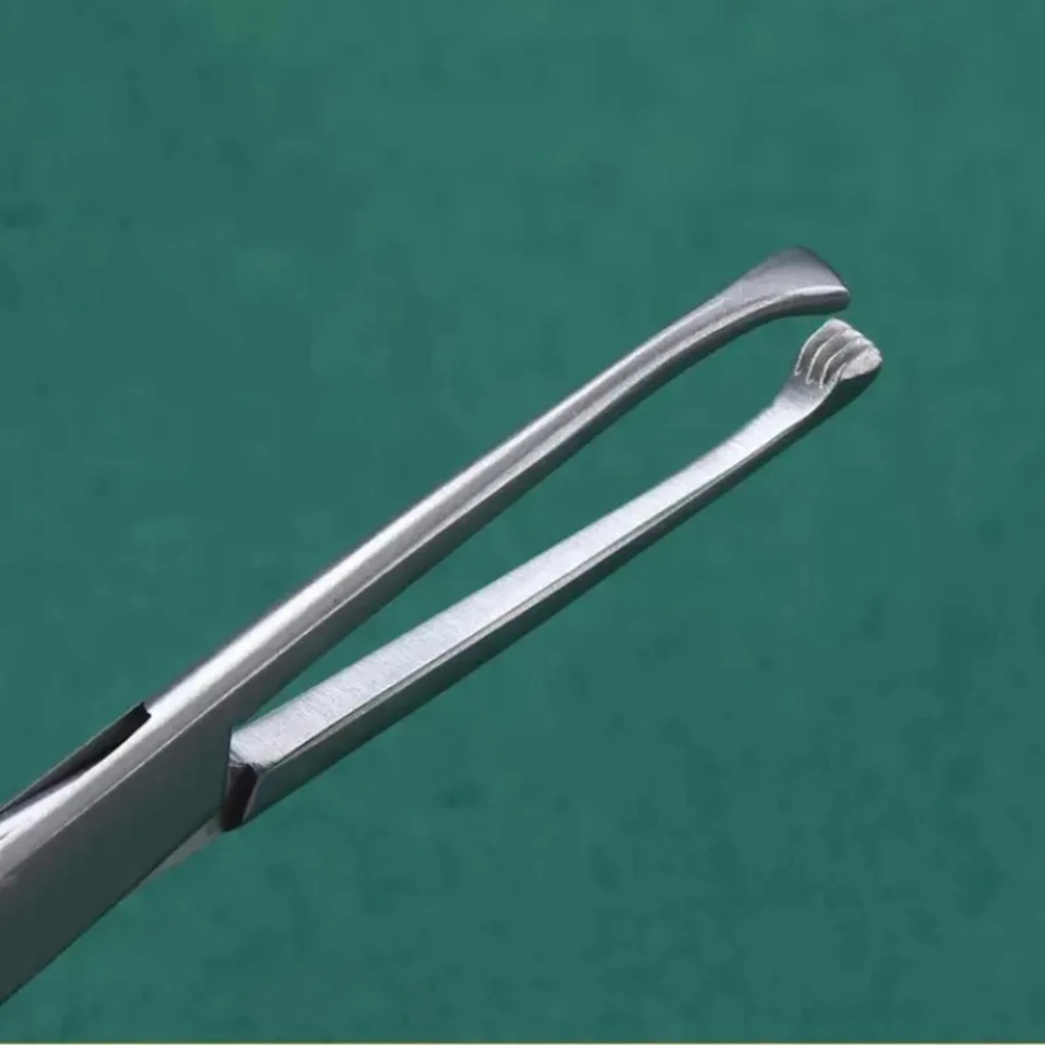 High-Quality Alice Pet Orthopaedic Surgical Instruments - Tissue Forceps, Clamps, and Pliers for Uterine and Cervical Procedures