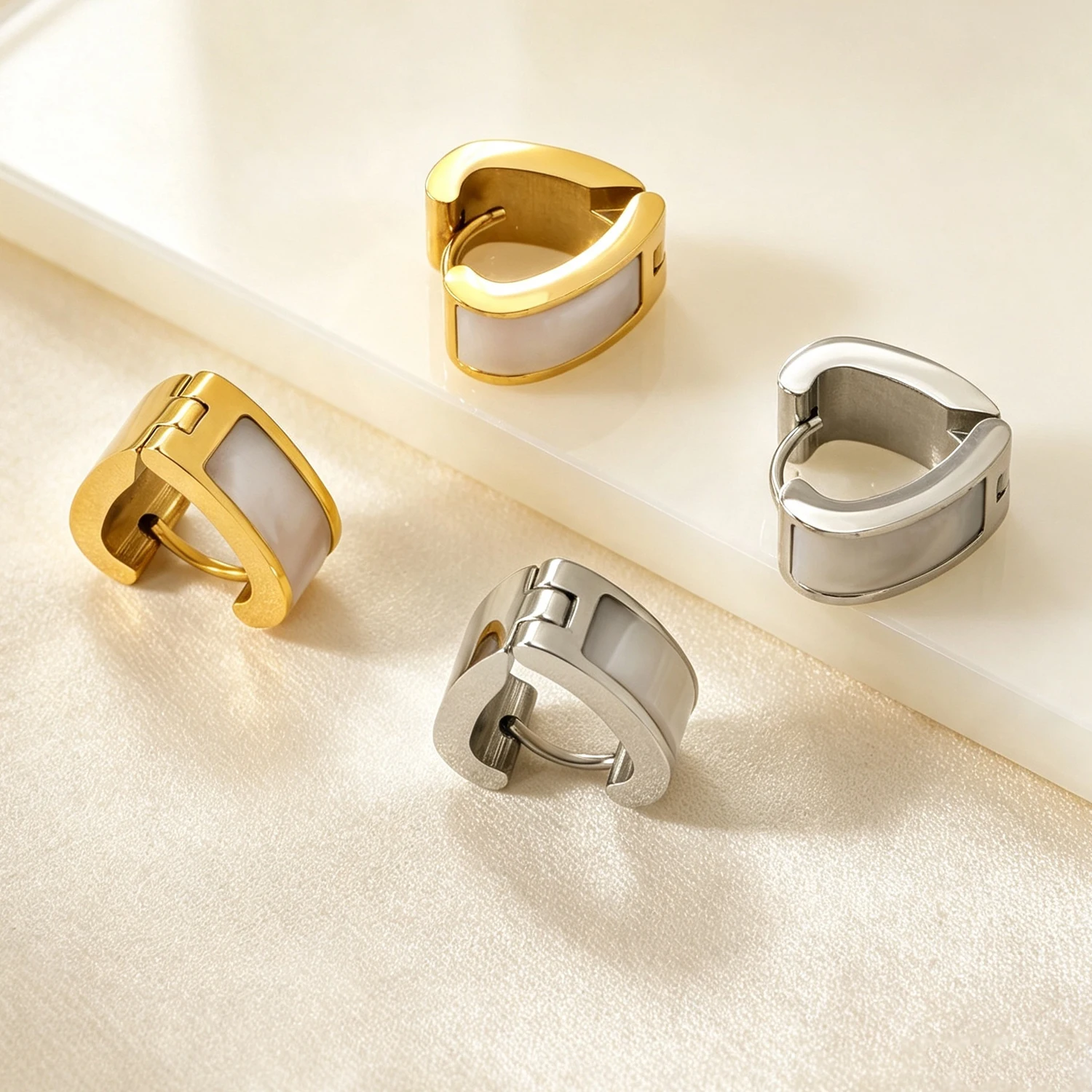Stainless Steel 18K Gold Plated Heart Shell Huggie Earrings INS Minimalist Luxury Small Hoop Earrings For Women Daily Jewelry