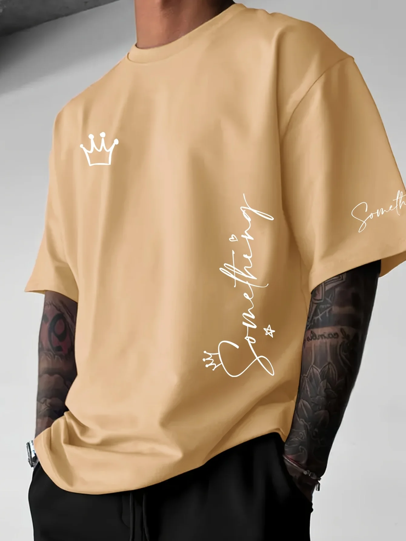 

Новая мужская футболка с 3D-принтом на лето 2025 года — это повседневный модный спортивный и повседневный уличный стиль.