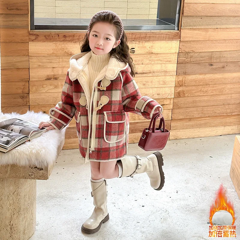 

Girl's Love Horn Button Integrated Velvet Coat Autumn/Winter 2025 New Children's Korean Fashion Little Girl's Top