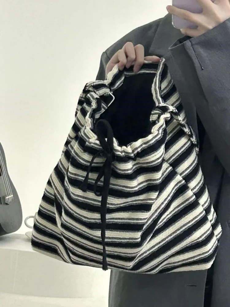 

Striped Women Fashion Drawstring Commuter Bags Korean Casual Crossbody Bag Shuolder Bag