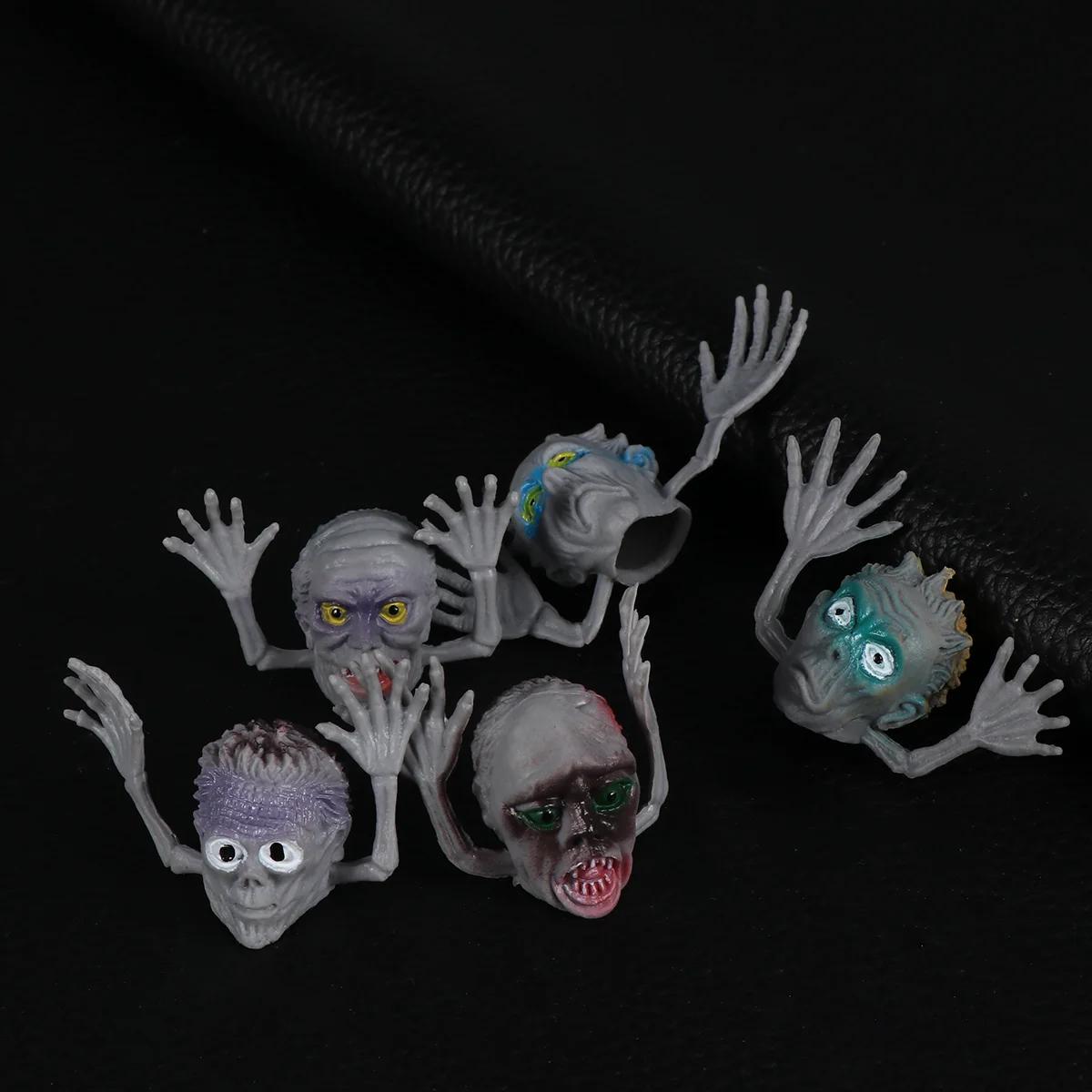 10pcs Funny Halloween Ghost Head Zombie Finger Head Set Finger Toy Finger Puppets Finger Props Toy Educational Finger