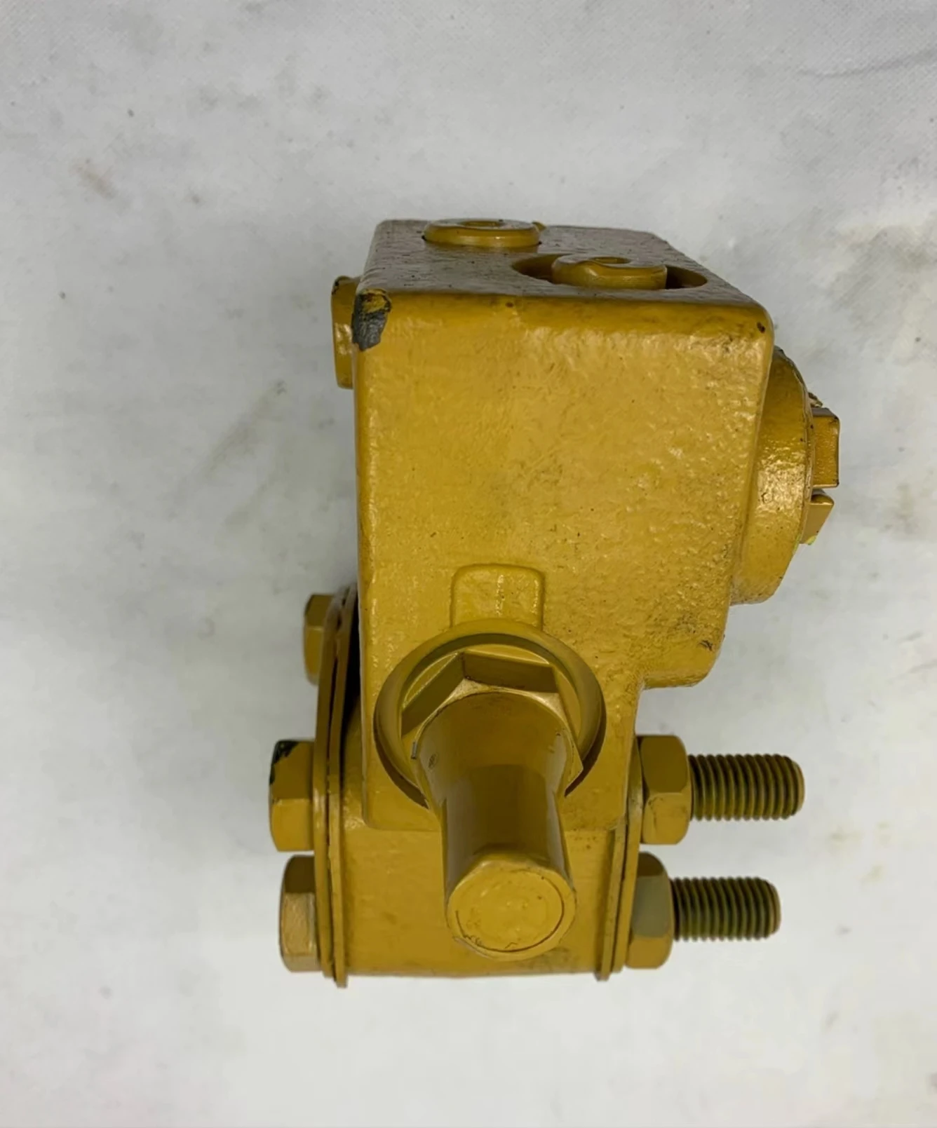 Putzmeister concrete pump owner cylinder flushing valve, flushing and oil supply pressure valve 264132002