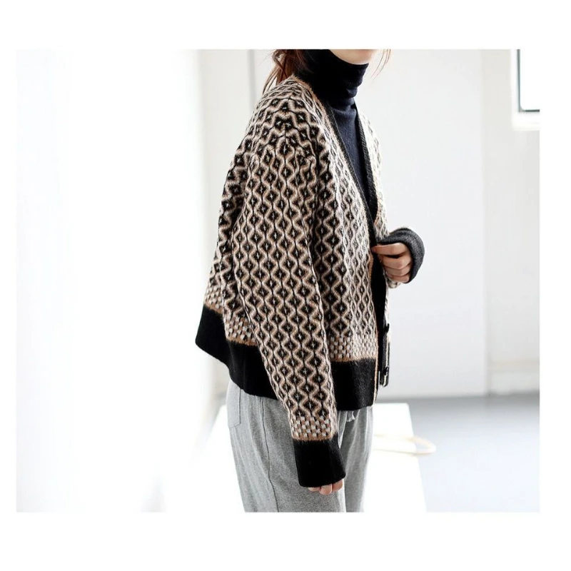 V Neck New Autumn Winter Women Knitted Single-breasted Cardigan Coat Korean Elegant Geometry Print Casual Loose Female Clothing