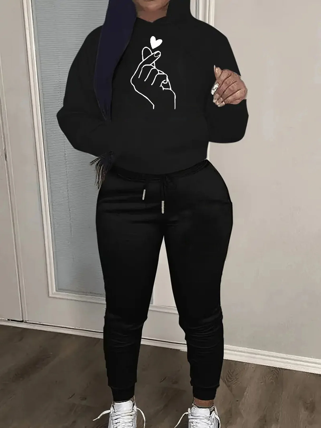 Women's hooded sweatshirt+sports pants set, hip-hop street casual, heart gesture print, loose autumn and winter warm clothing