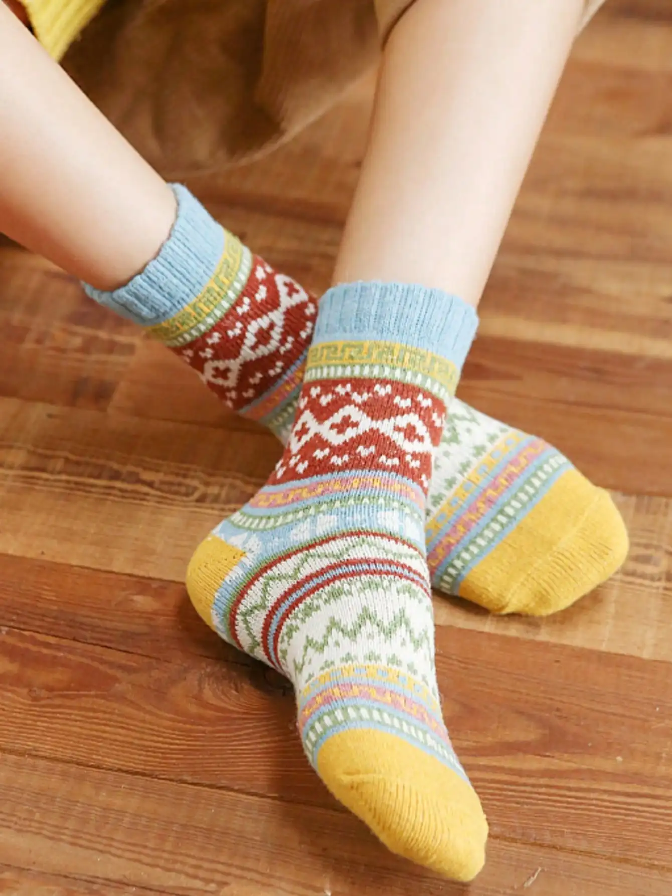 Calcetines de mujer de estilo étnico Retro, calcetines de lana gruesos y cálidos con flores cruzadas, calzado femenino Cultural artístico