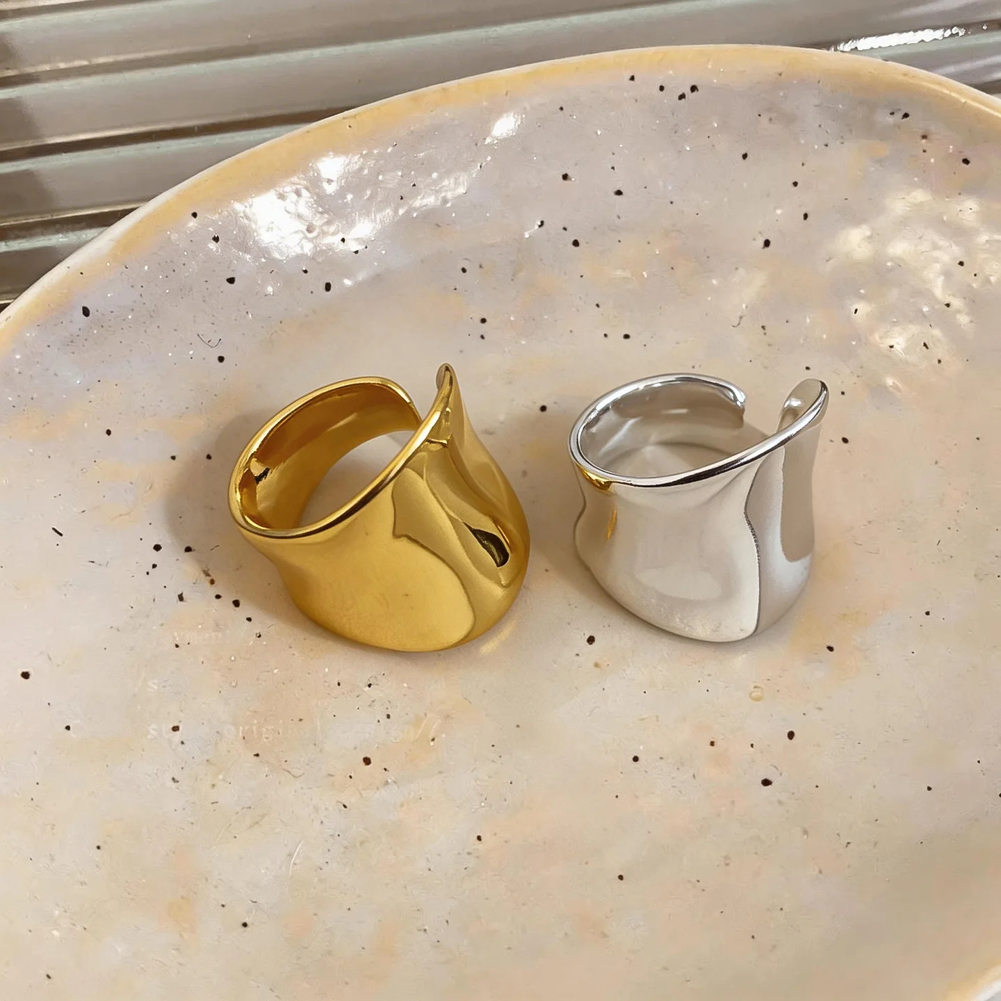 

18K Real Gold Plated Smooth Irregular Round Ring for Women Men Minimalist Statement Finger Ring Luxury Jewelry Gift