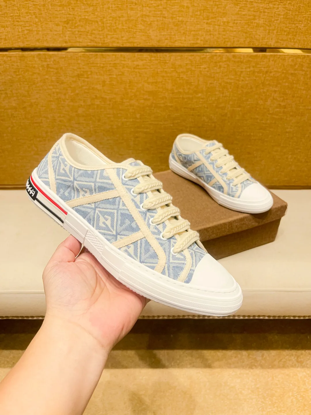 

Men's Canvas Casual Shoes Breathable Outdoor Sneakers Comfortable Walking Footwear