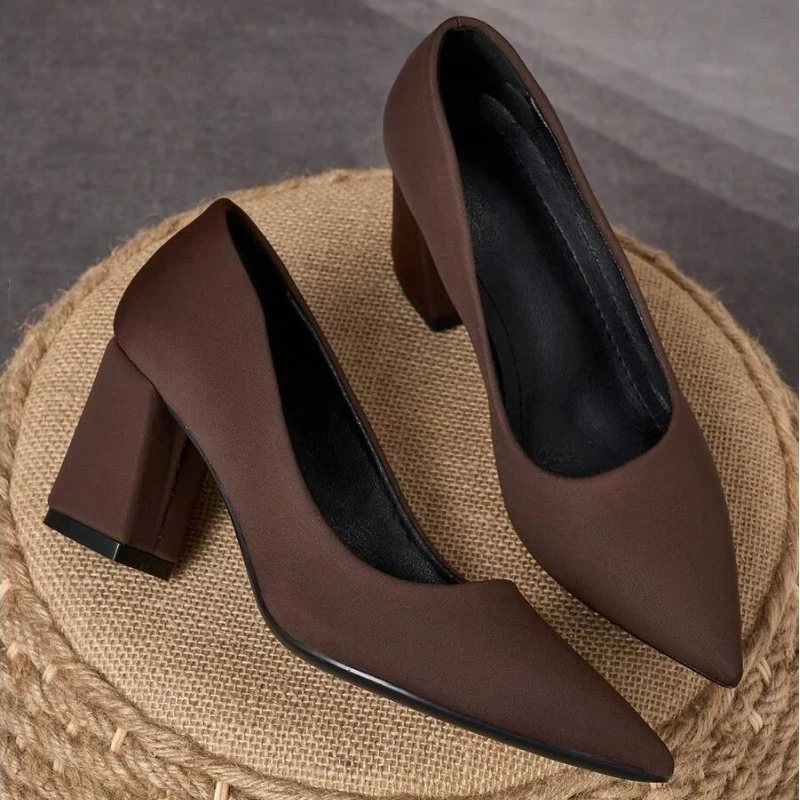 

Женские коричневые матовые туфли-лодочки на массивном каблуке с острым носком, удобные, на толстом высоком каблуке, для офиса, торжественных мероприятий, свадеб, вечеринок и повседневной носки