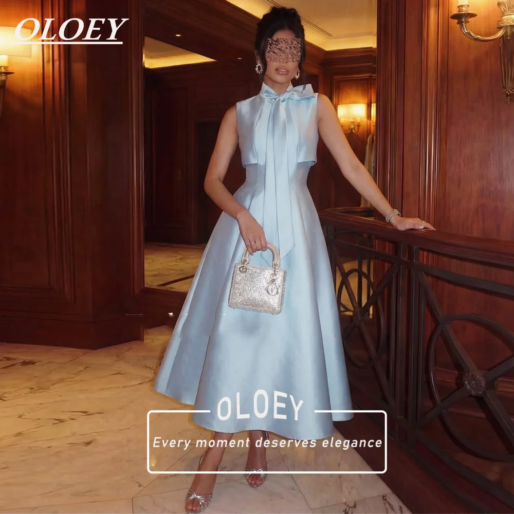 

Элегантное синее вечернее платье OLOEY А-силуэта из мягкого плиссированного атласа для выпускного вечера, длиной до середины икры, на заказ.