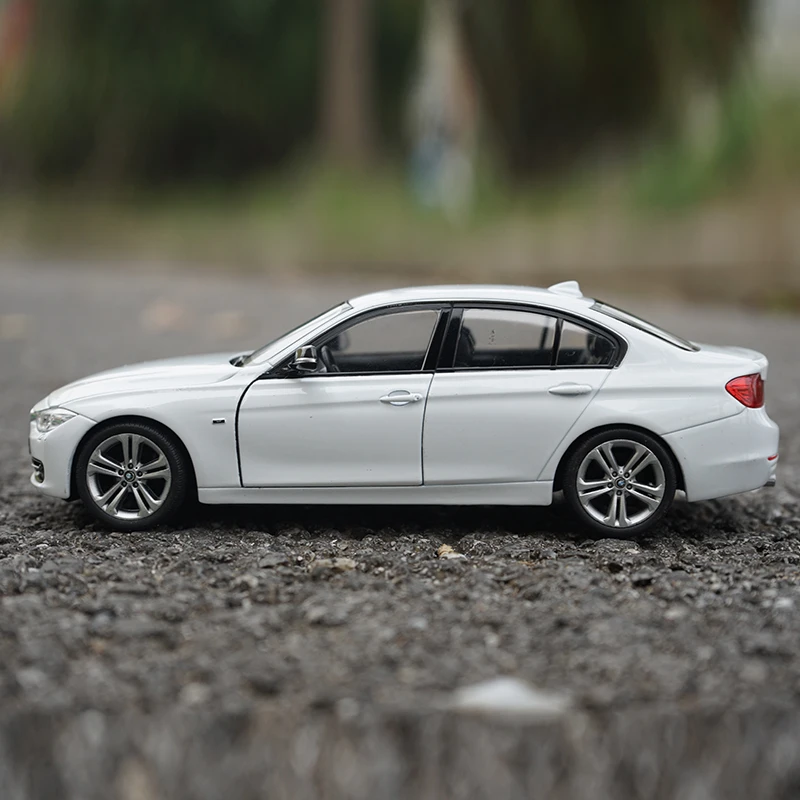 WELLY 1:24 BMW 335i Alloy Car Model Diecasts & Toy Vehicles Collect Car Toy Boy Birthday gifts