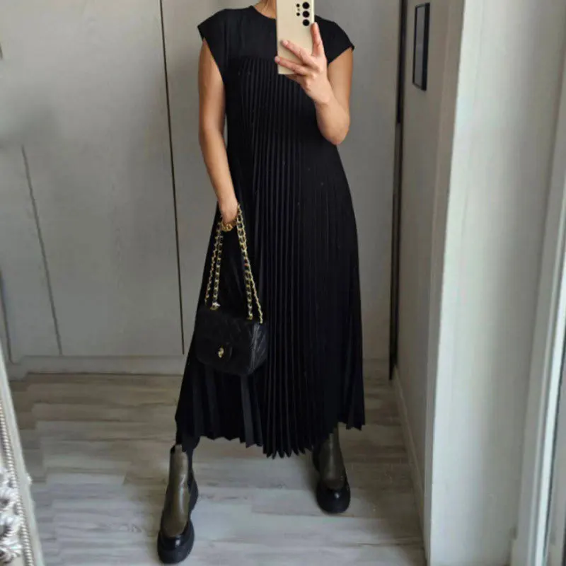 New Elegant and Fashionable Round Neck Sleeveless Pleated Long Dress for Women's Clothing