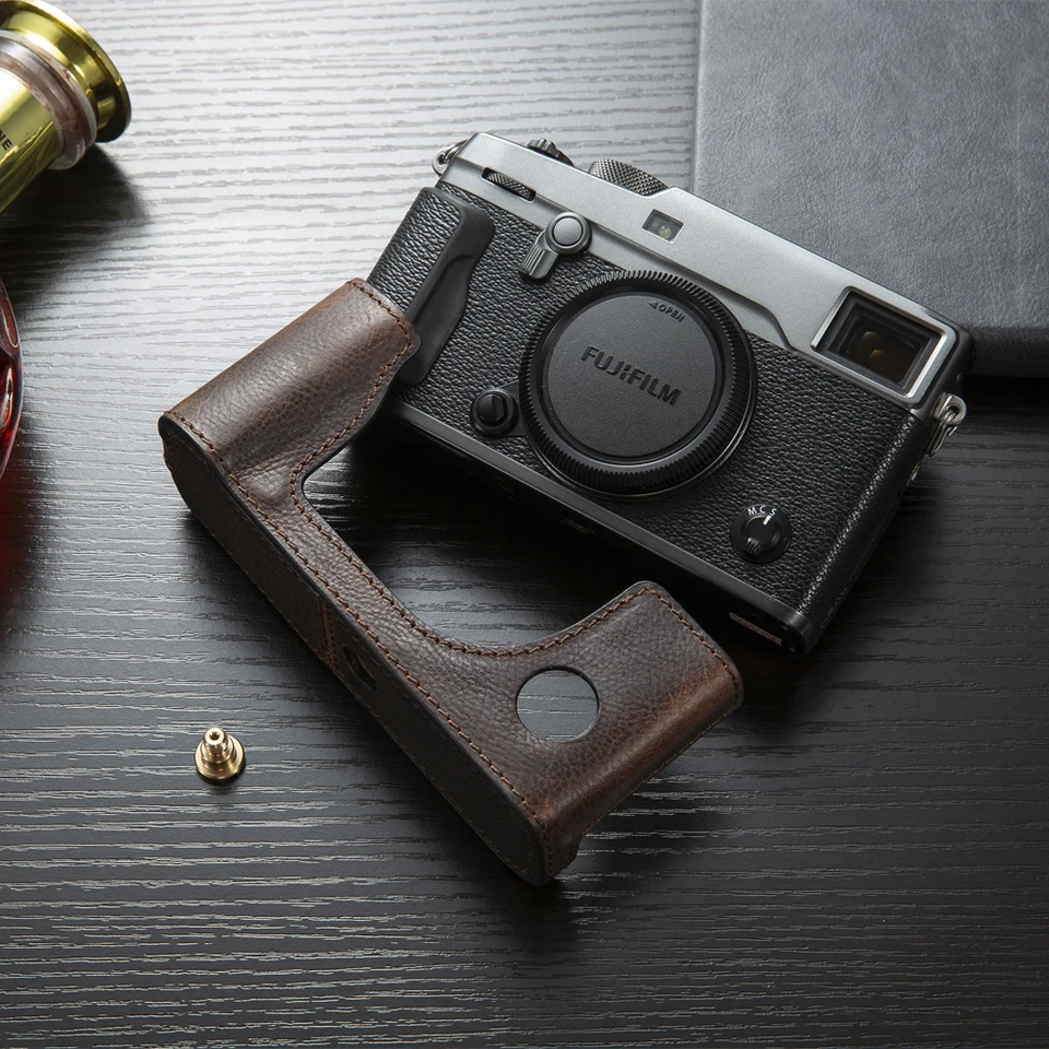 FUJIFILM X-Pro2 + アンジェロ・ペッレ製レザーケース S9dca610cdc1747bd9a4b6985259e0