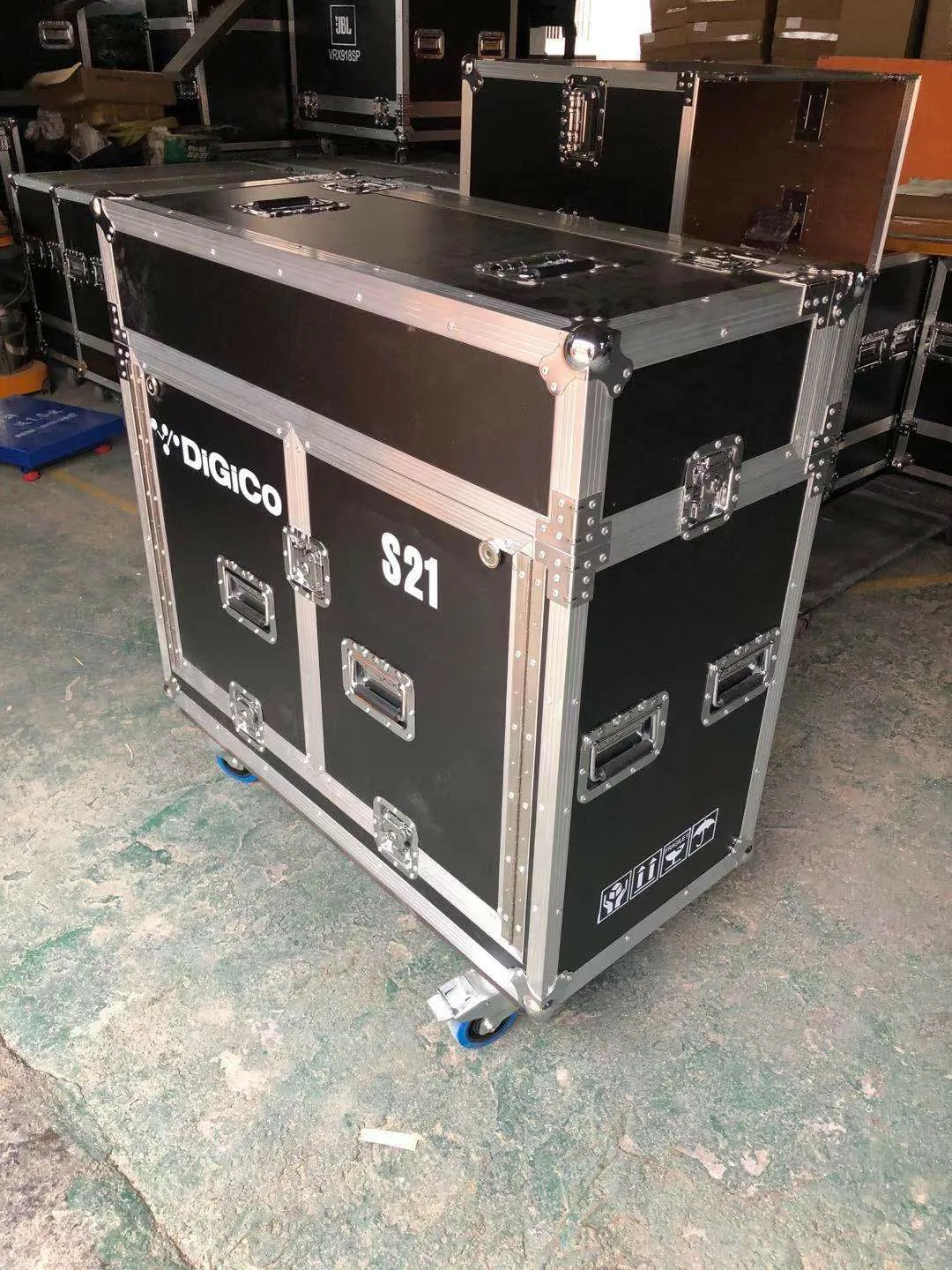 Digico S21 mixing console aviation case hydraulic cabinet all-in-one shockproof and rainproof with desktop case transport case