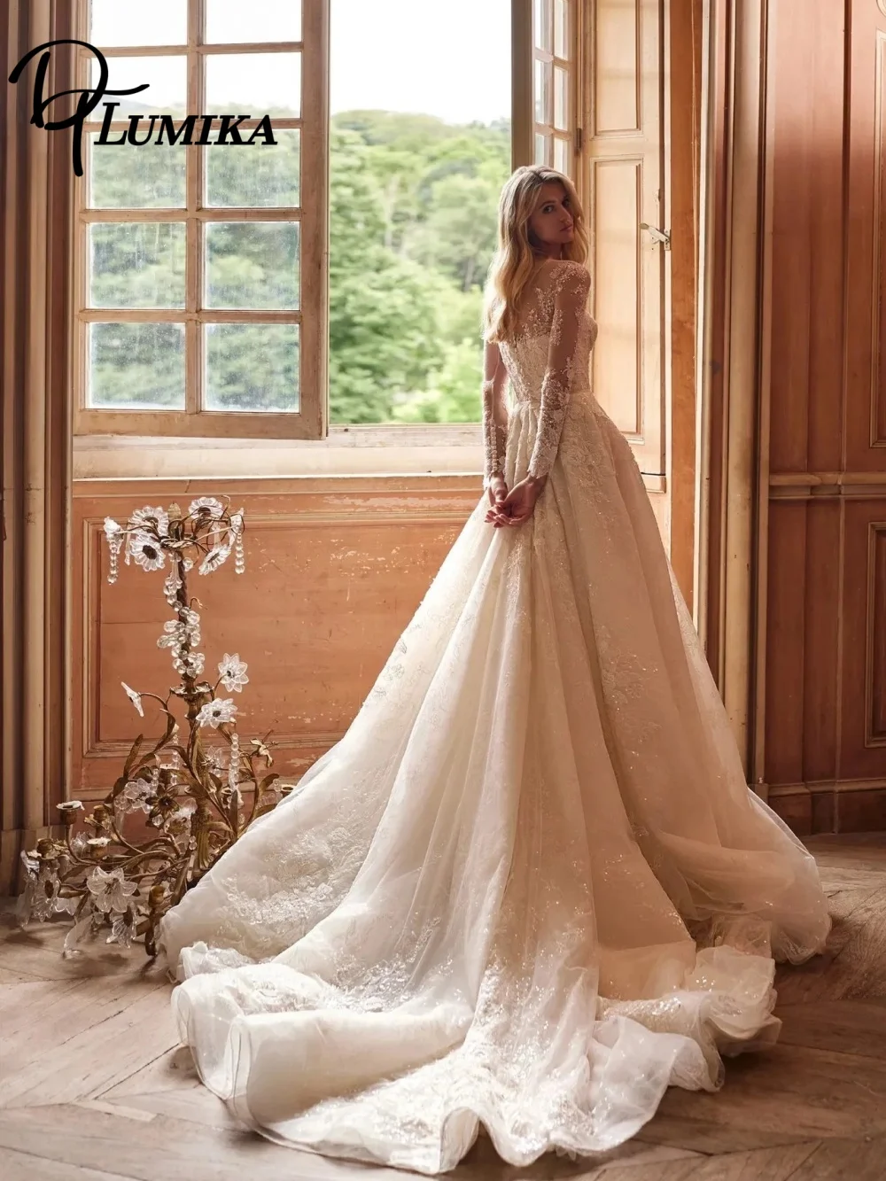 Romantyczna suknia ślubna z długim rękawem, elegancka suknia ślubna z aplikacjami, pełna wdzięku koronkowa aplikacja, długość do podłogi, możliwość personalizacji.