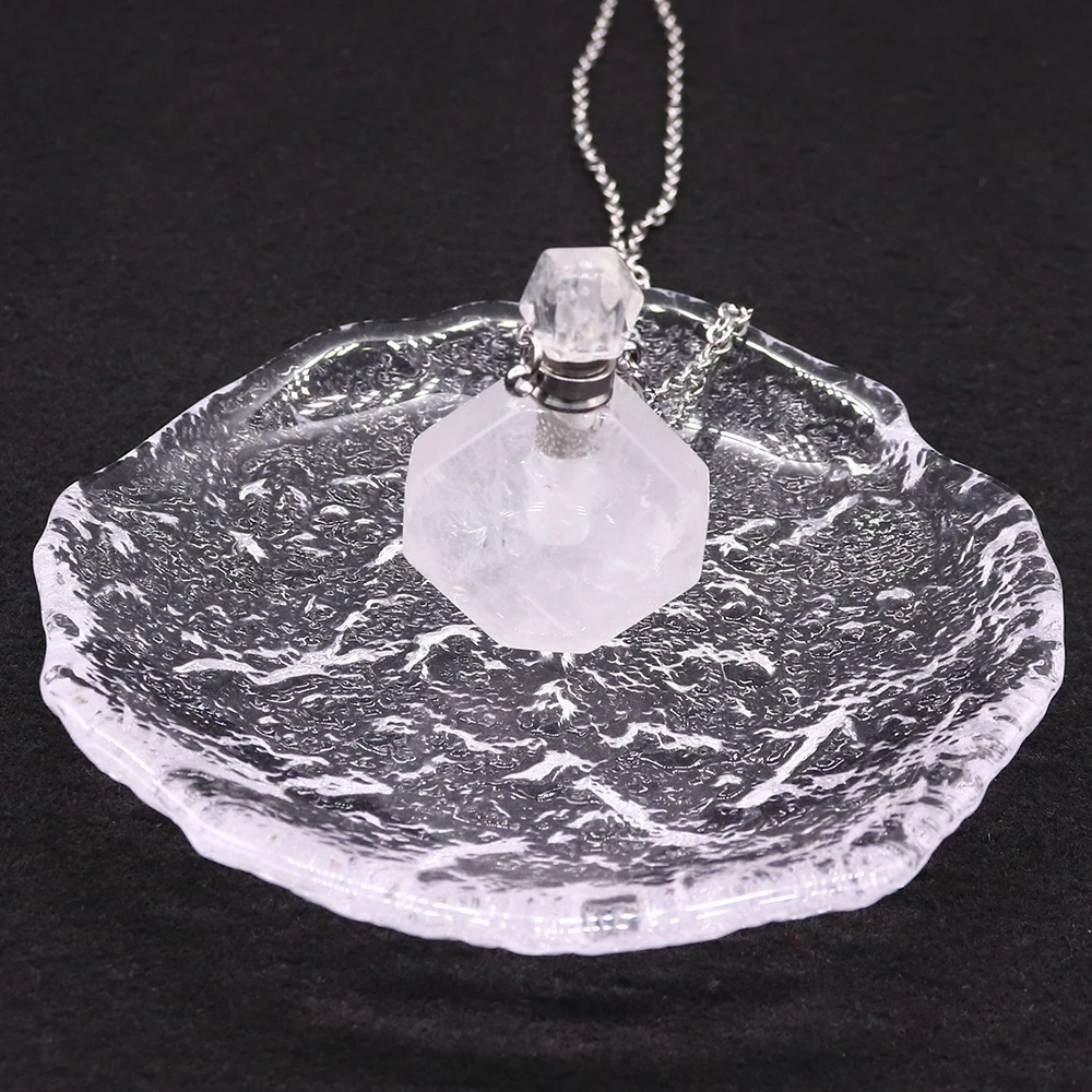 Exquisite Natural Crystal Faceted Geometric Octagonal Perfume Essential Oil Bottle Versatile and Stylish Jewelry Necklaces