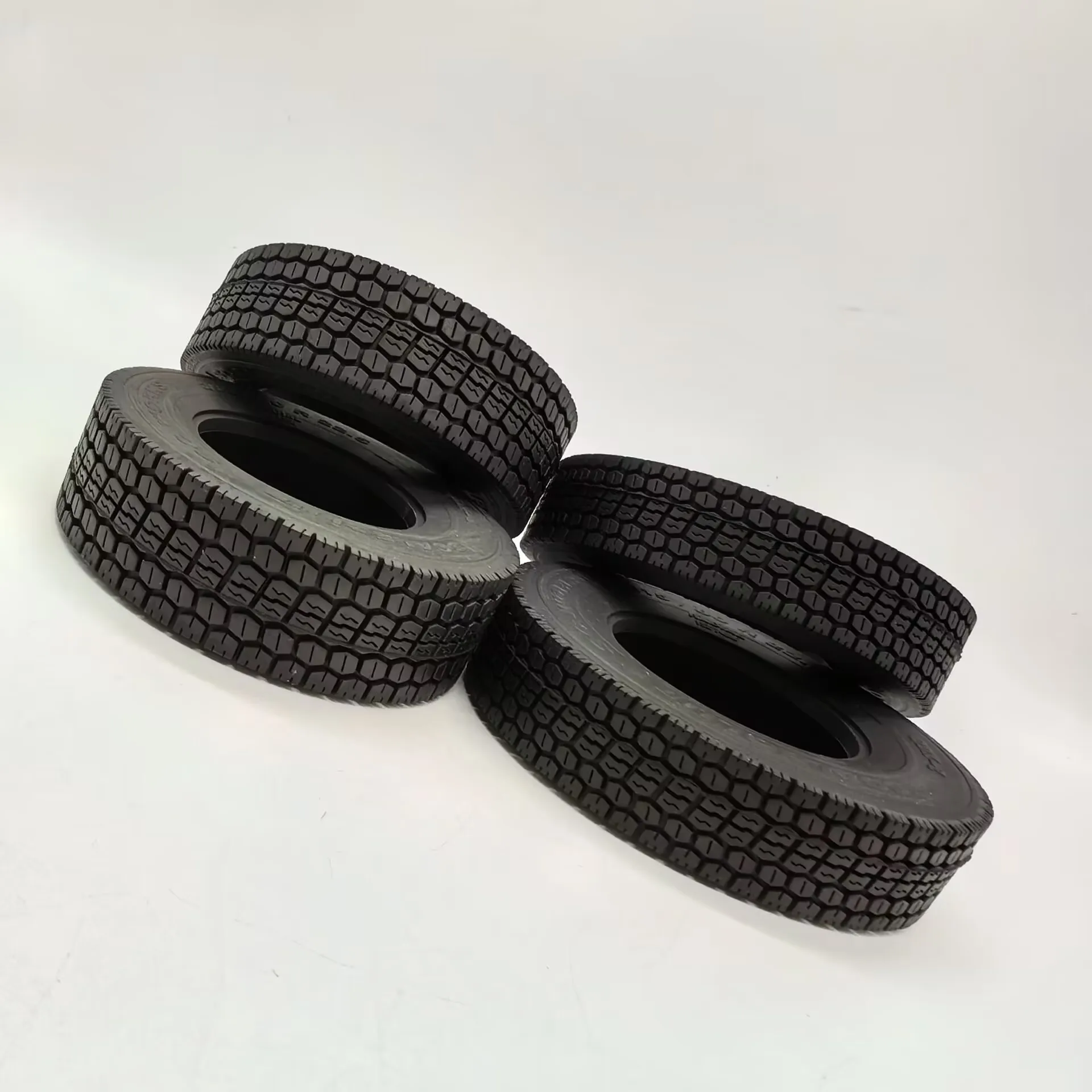 

Модель Scaleclub для Tamiya 1/14, головка трактора, самосвал, вездеходные дорожные шины, резиновая шина