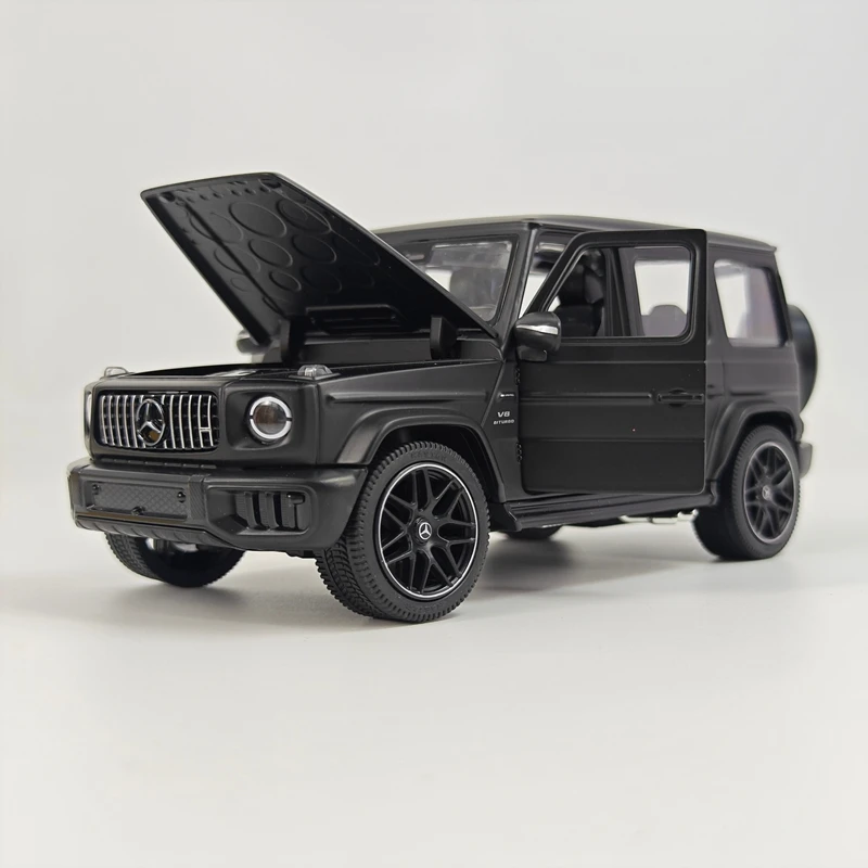 rastar 1: 24 simulation Mercedes Benz G63 off-road vehicle alloy model,doors and engine hood, trunk can be opened finely crafted