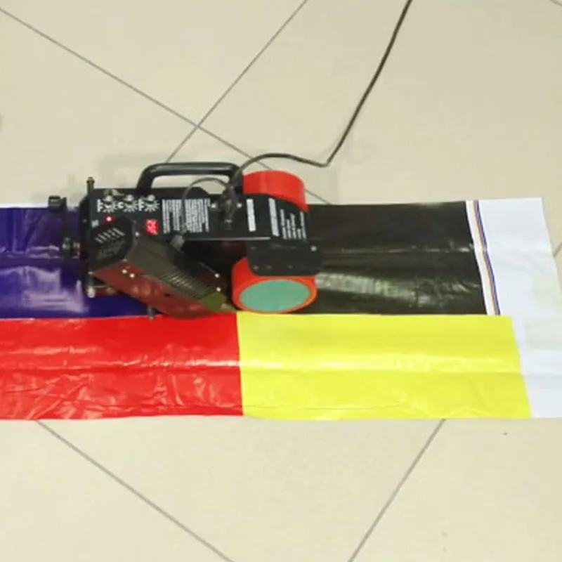 Advertising spray painting cloth hot sealing splicing machine, fast PVC tarpaulin waterproof film material hot melt welding mach
