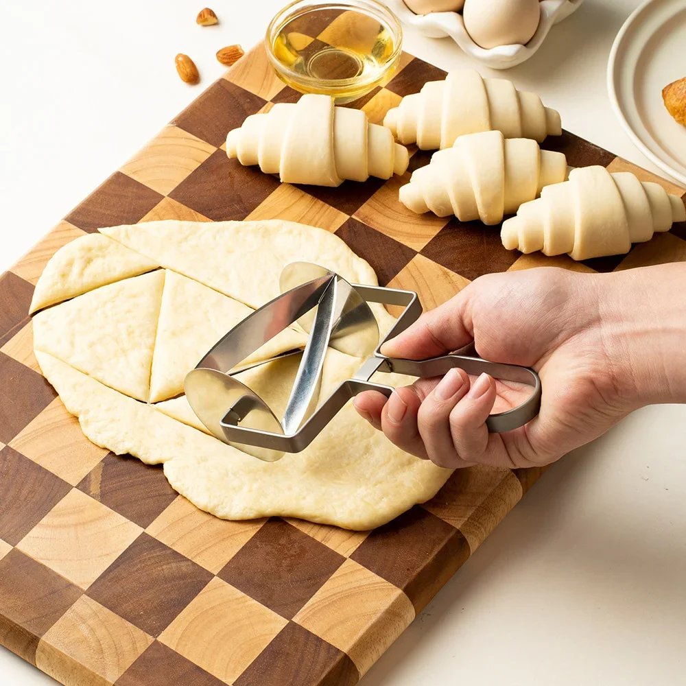 1Pcs Edelstahl Croissant Cutter Unregelmäßige Roller Cutter mit Gebäck Backen Croissant Brot Messer Küche Zubehör