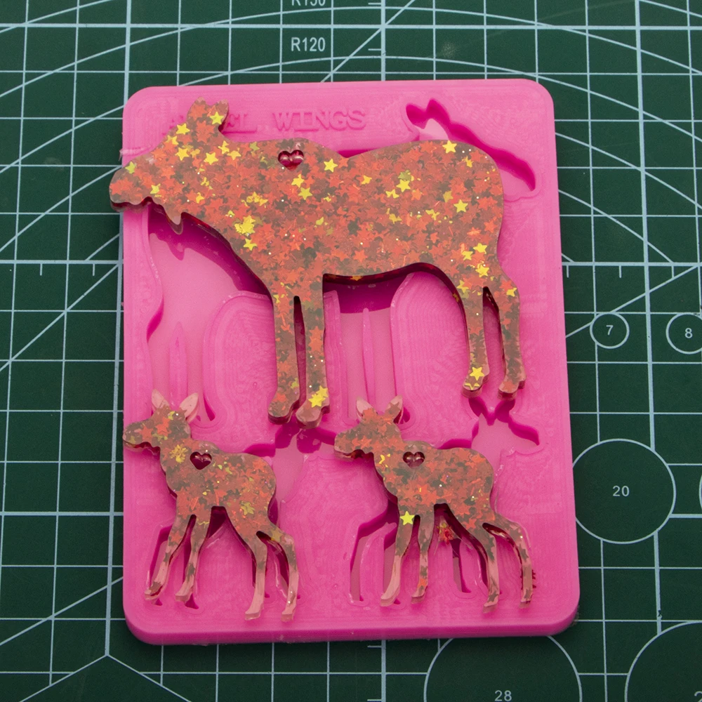 Shiny Christmas reindeer mama/baby Silicone Molds DIY Jewelry moose deer family keychain mold Epoxy Resin Mold Custom DY0127