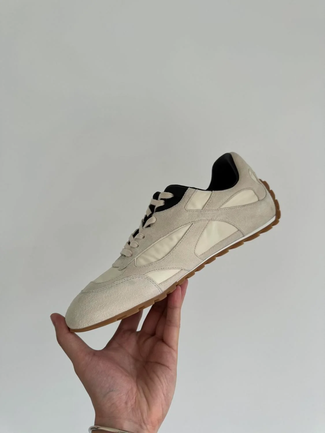 Hot Men's Sneakers Breathable Running Shoes Fashion Comfortable Casual Couple Fitness Shoes Flat Walking Shoes Outdoor Sneakers