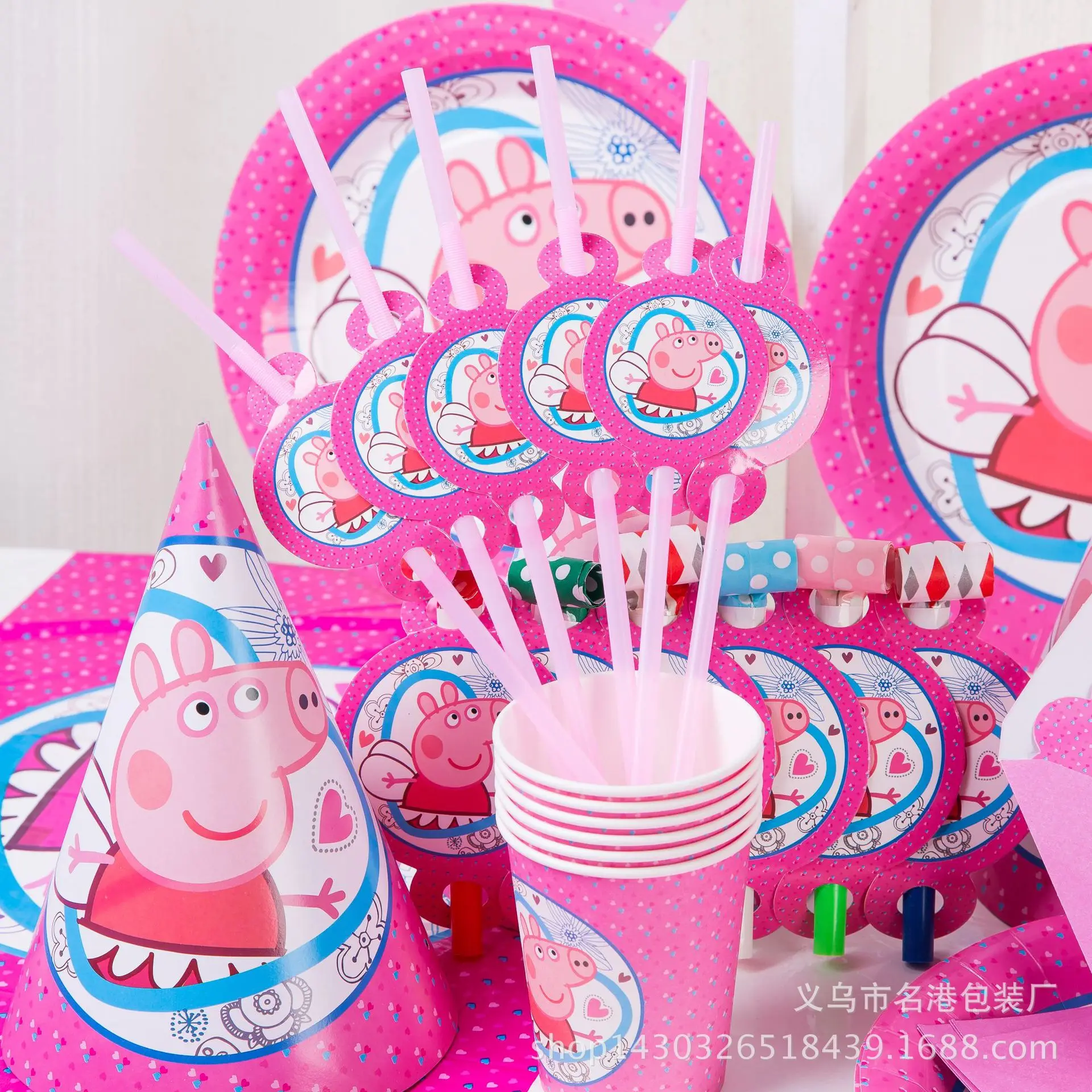 The Latest Peppa Pig Children\'s Birthday Articles Speaker Dinner Plate Paper Cup Flag Party Childrens Birthday Family Party Gift