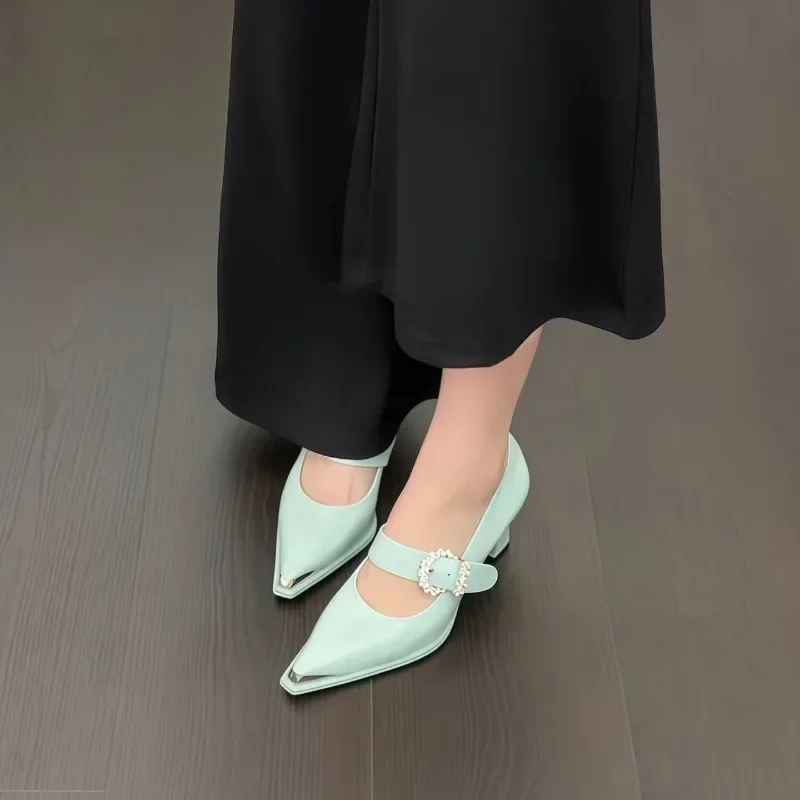 

Осень 2023, новые женские модные туфли высокого качества на каблуке с острым носком и пряжкой со стразами, противоскользящие износостойкие туфли на высоком каблуке